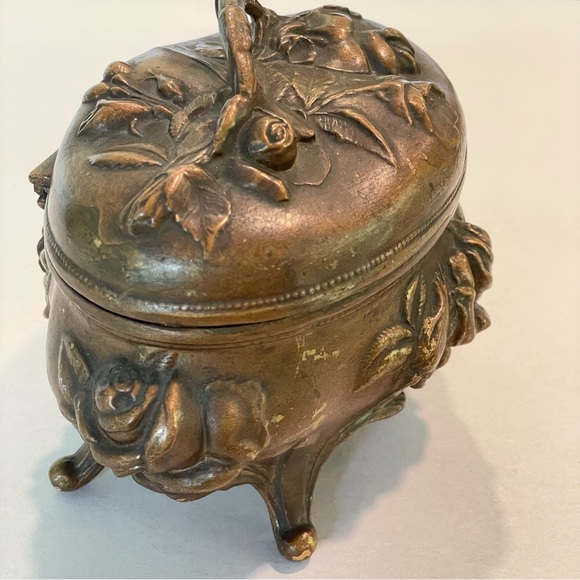 Antique Art Nouveau Brainard & Wilson Gold Tone Metal Jewelry Box Roses Floral - Picture 11 of 12